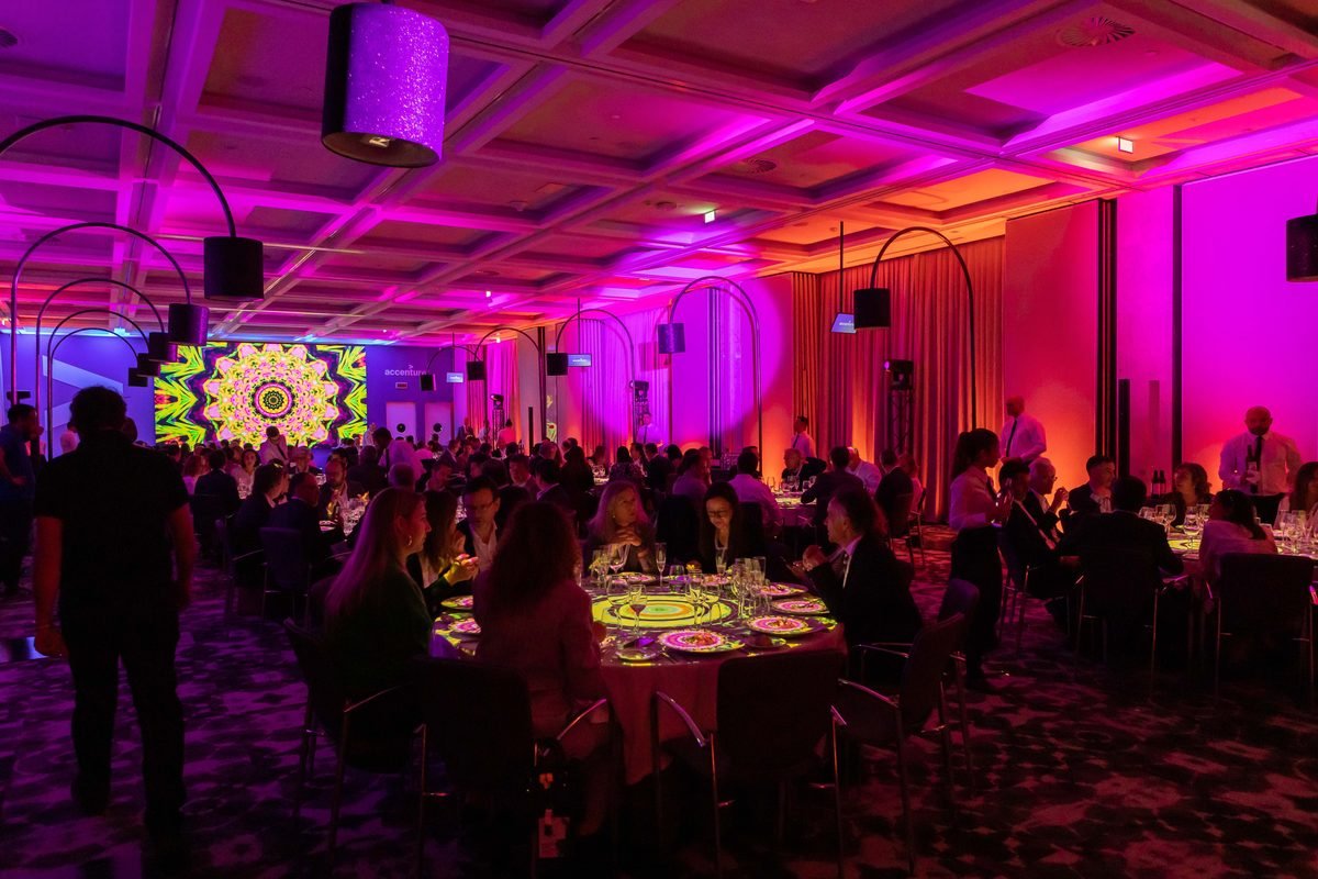 Alquiler de pantalla táctil multitáctil y videowall para eventos en Madrid Alquiler de pantalla táctil multitáctil y videowall para eventos en Madrid