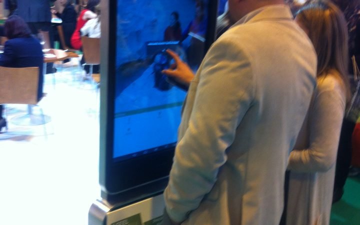 Alquiler de pantalla táctil multitáctil de 32, 42, 55 y 65 pulgadas para eventos Alquiler de pantalla táctil multitáctil de 32, 42, 55 y 65 pulgadas para eventos