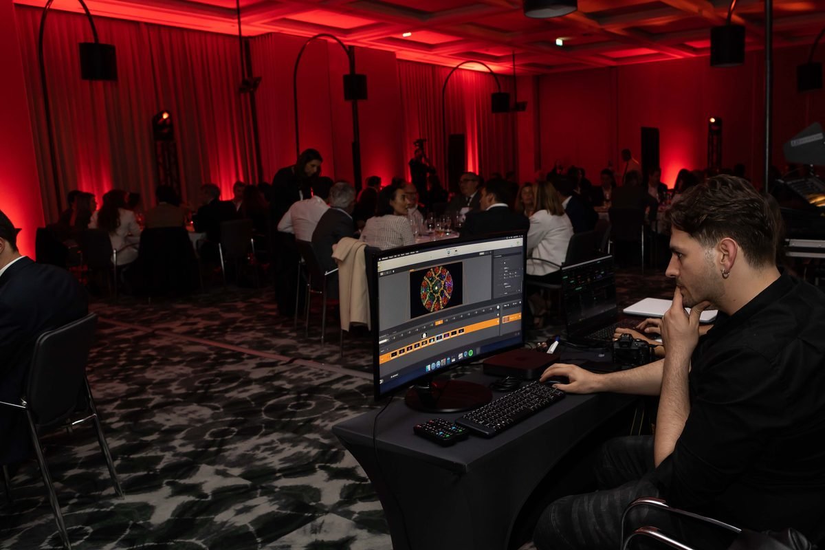 Proceso de alquiler e instalación de equipos interactivos para un evento Proceso de alquiler e instalación de equipos interactivos para un evento